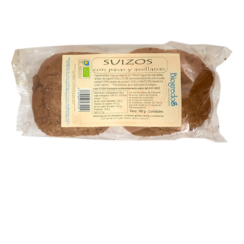 Suizos con pasas y avellanas