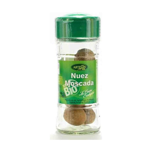 Nuez moscada en fruto